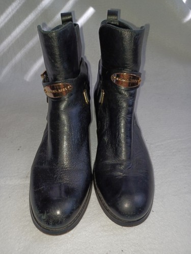 MICHAEL Michael Kors Boots Womens Finley Black Ankle Boots 7 Medium (B,M)