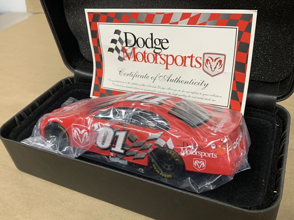 Lote De Colección Nascar Dodge Motorsports Bobby Labonte Kasey Kahne Figura Diecast Foto 4 de 4