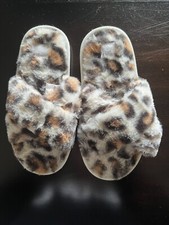 womens slippers size 7/8 new
