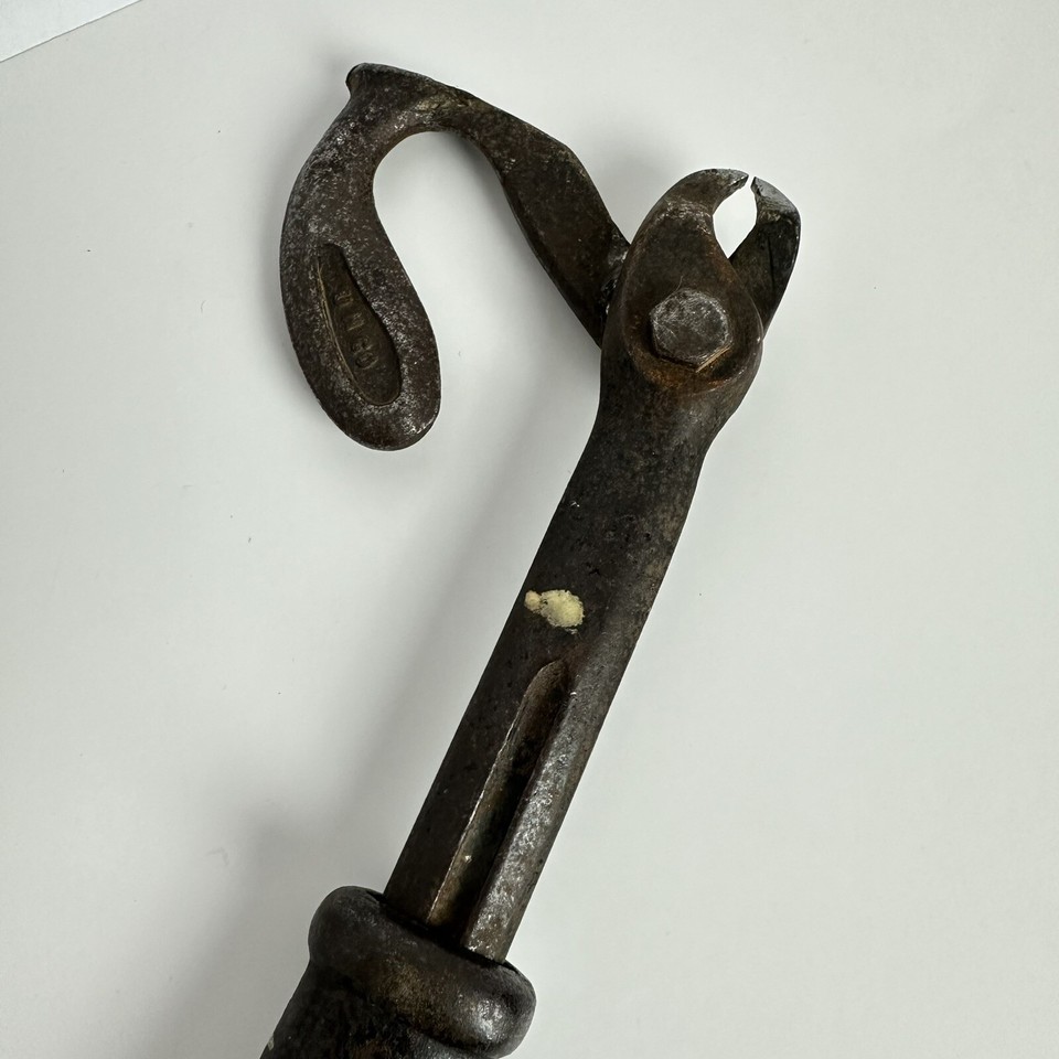 Vintag Cyclops Nail Puller Union Hardware Torrington Conn USA Nice Tool