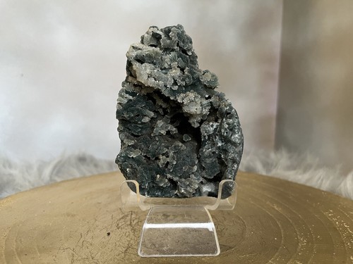 Apophyllite su matrice verde calcedonio, campione minerale misto - Foto 7 di 14