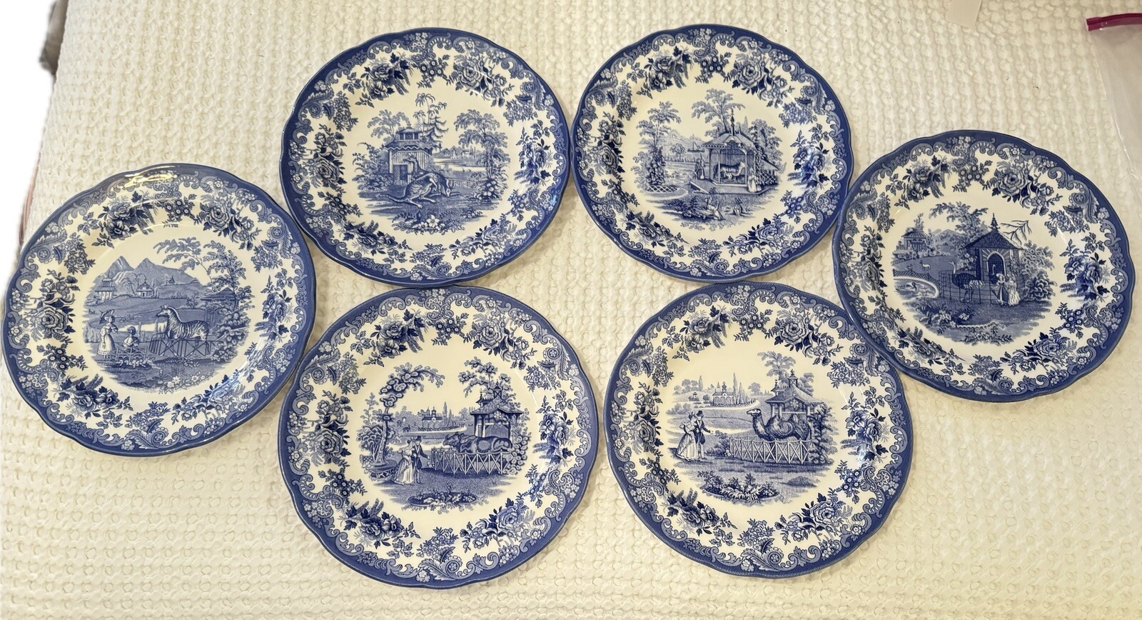 Spode Blue Room Collection Plates | Set of 2 | 10.5-Inch | Zoological