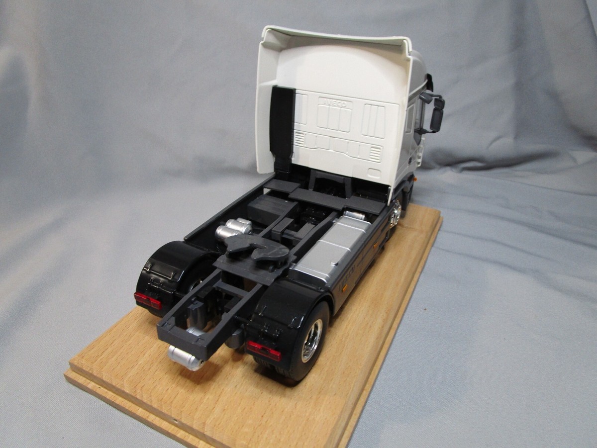 Eligor 1/24 Iveco Stralis 540 – Camion Ivoire – Réf 112095 – Occasion
