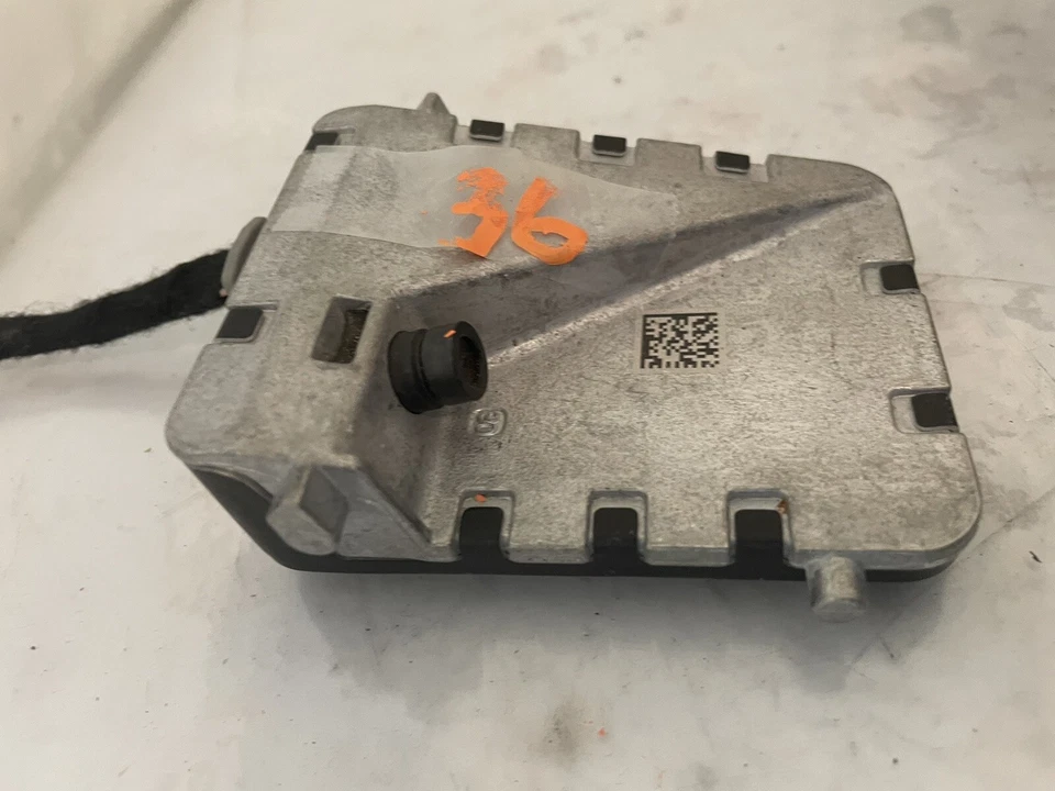 2018 TOYOTA TACOMA FRONT WINDSHIELD CAMERA OEM 8646C04020  - Image 2 of 4