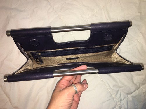 COLE HAAN Cuero Azul Marino TEJIDO Bolso de Embrague Grande-NUEVO sin Etiqueta - Imagen 3 de 9