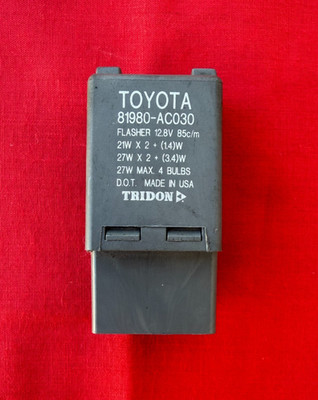 OEM 1998-2002 TOYOTA Corolla Hazard Turn Signal Flasher Relay