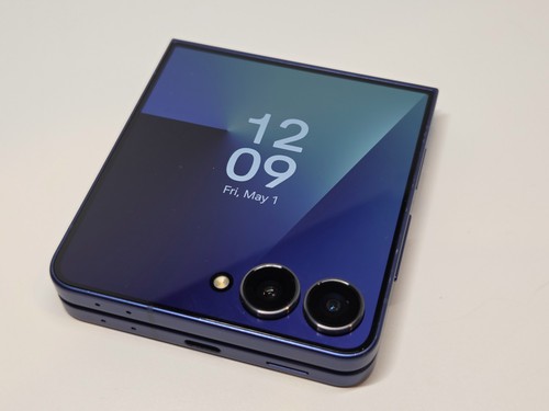Samsung Galaxy Z Flip 7 SM-F766U1 - 512GB - Blue Shadow (Unlocked) Smartphone - Picture 17 of 18