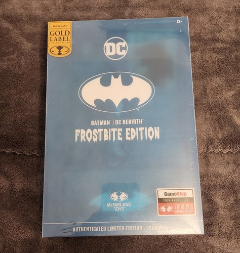 NUOVO MCFARLANE DC MULTIVERSE BATMAN DC REBIRTH FROSTBITE GAMESTOP esclusivo - Foto 1 di 6