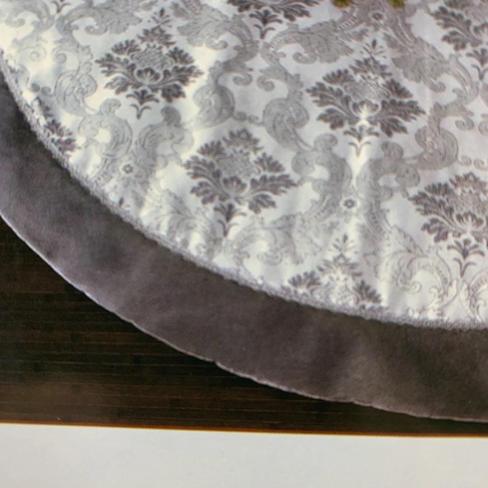 66” Christmas Tree Skirt, Jupe De Sapin, Gray, Silver, White Pre-owned - Image 3 of 4