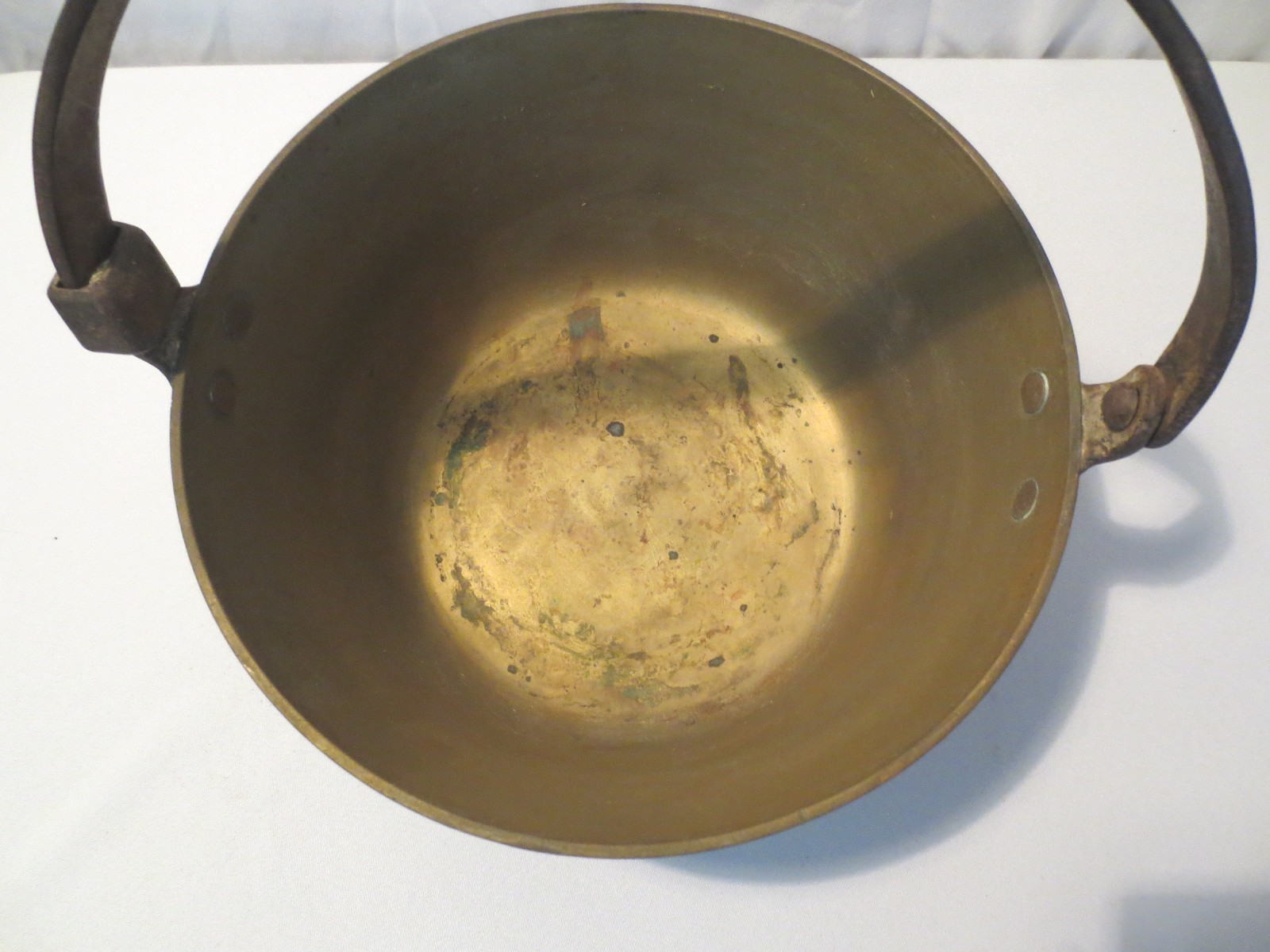 ANTIQUE LG BRASS APPLE BUTTER KETTLE POT CAULDRON LOCK HANDLE OPEN FIRE