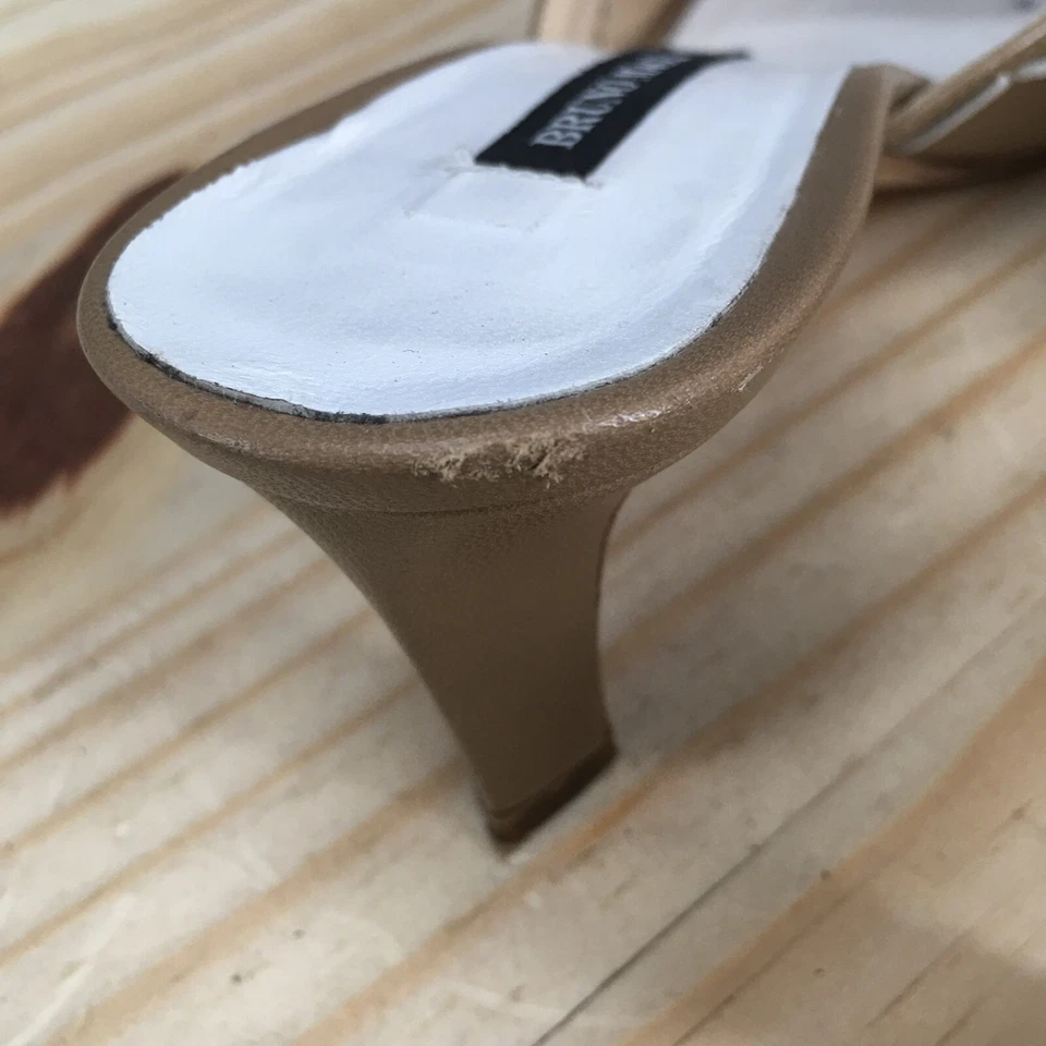 Bruno Magli Sandals Womens 34.5 Slides Beige Leather Slip On Open Toe Low Heels - Image 4 of 4