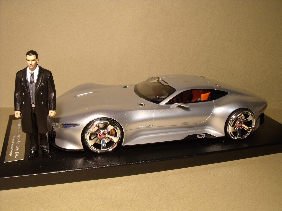 DC COMICS - Armurerie Batman avec Bruce Wayne - Figurine 1/6 31cm