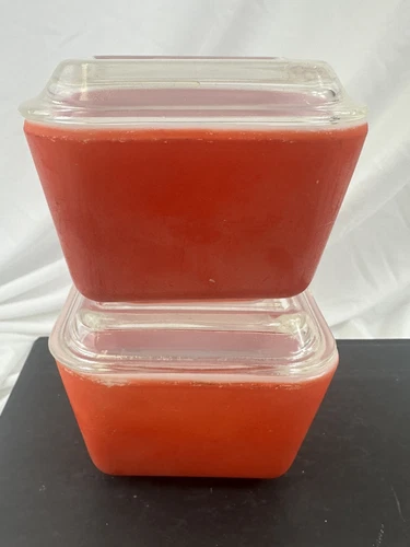 PYREX Refrigerator Glass Fridgie 501-B w/original lids 501-C  RED 2 Vintage Pair