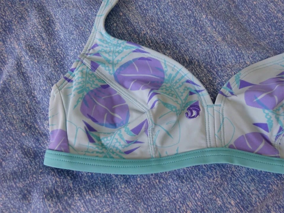Maillot de bain soutien gorge à armature bleu mauve motifs DECATHLON 85 C TBE - Photo 2/4