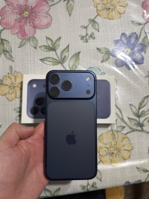 Apple iPhone 17 Pro Max 256GB Deep Blue Unlocked  (100% Battery)