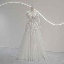 Elegant A-Line Wedding Dresses V-Neck Long Sleeved Lace Applique Bridal Gowns