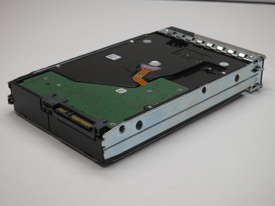 M40TH 0M40TH ST8000NM0185 DELL 8TB 7.2K 12G 512E SAS 3.5