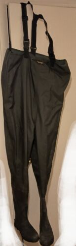 Frogg Toggs Chest Waders Mens Size 11 Cascades 2-Ply Bootfoot Poly Rubber Green