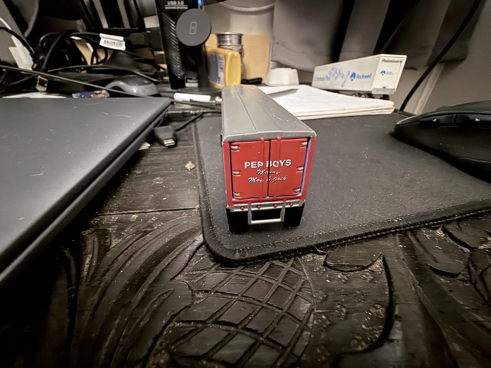 Matchbox DYM35267 The Pep Boys 1939 Peterbilt Tractor Trailer 1:80 Scale - Image 2 of 3