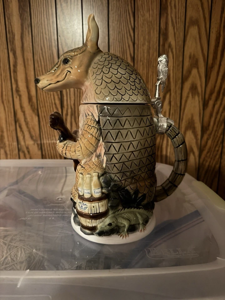 Tradex EX Corona Armadillo Personaje Piedra Foto 2 de 4