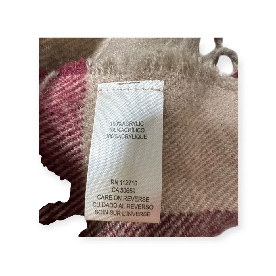 Simply Noelle Acrylic Poncho Wrap Red Green Color New  (One Size Fits All) - Image 4 of 4