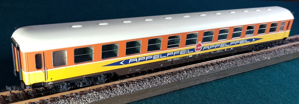 ADE 3161 - Bmk 234 - Apfelpfeil Sitzwagen - Neuwertig