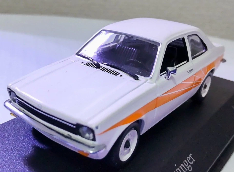 Minichamps 1/43 Opel Kadett C Swinger Diecast Model Car Collectible - Photo 2/4