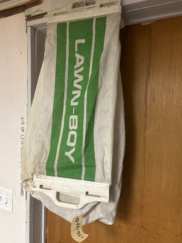 NOS Lawn Boy 681960 REAR Dishcharge Cloth Mower Grass Catcher Dirty but CHEAP - Picture 2 of 6