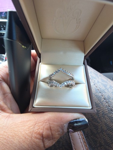 verragio wedding band women