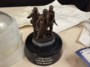 Franklin Mint Vietnam War Memorial Bronze Statue Our Sons Brothers Friends