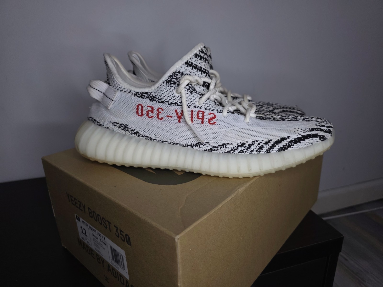 Yeezy Boost 350 v2 Zebra  thumbnail 2