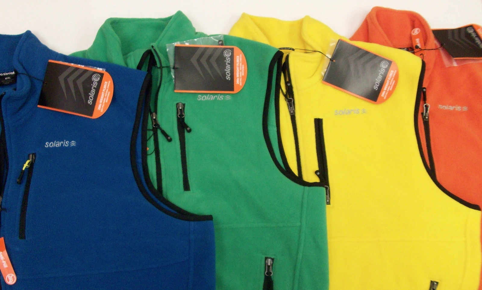 Solaris 200S Weight Fleece Vest Zippered Chest SIde Pockets NWT Green