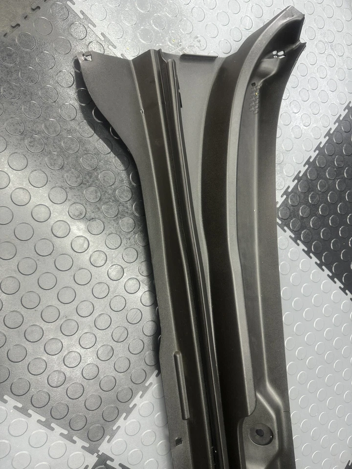 Cubierta de capucha parabrisas delantero Jeep Renegade 2015-2023 OEM 735578379 Foto 3 de 4