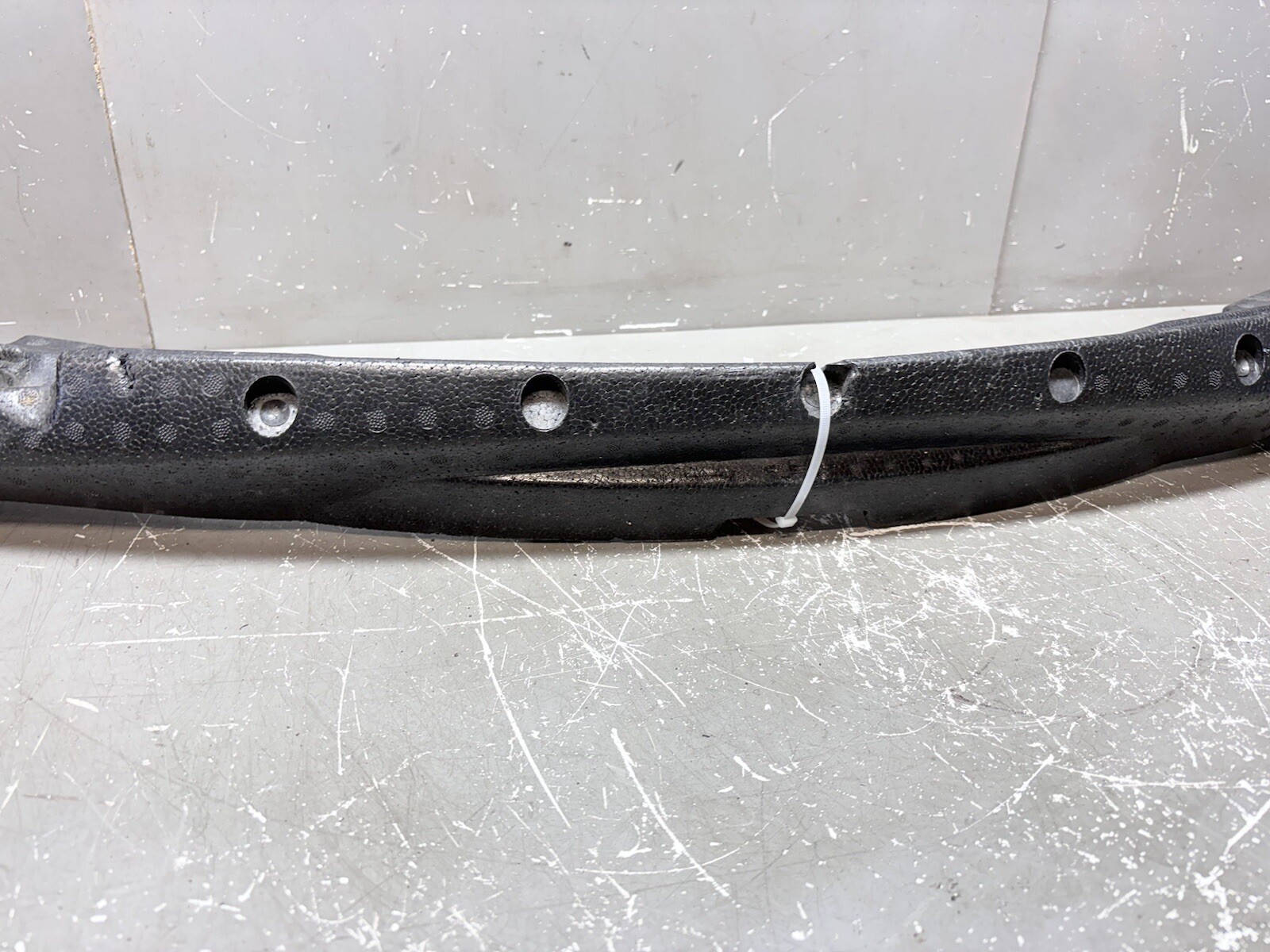 ⭐️2014-2017 MASERATI QUATTROPORTE FRONT BUMPER IMPACT ENERGY ABSORBER FOAM OEM