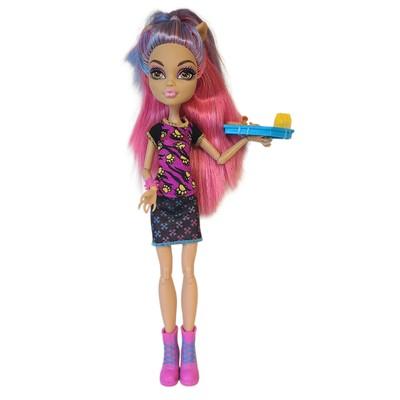 #ad Monster High Creepateria Howleen Wolf Doll 2011 Mattel Complete W Accessories $25.00