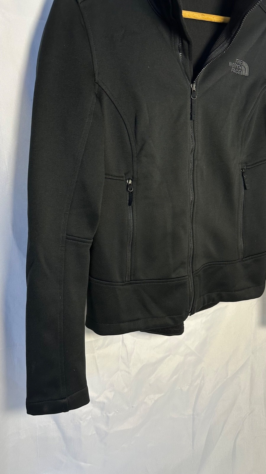 The North Face Women's Black Windwall Jacket Size S/P thumbnail 2