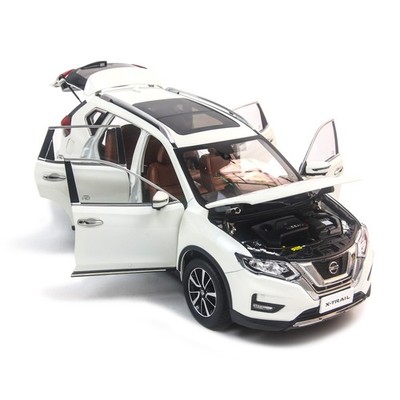 1:18 Scale Paudi Nissan X-Trail Rogue 2018 White Diecast Model Car