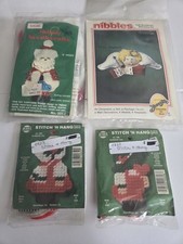 4 VINTAGE CHRISTMAS Plastic Canvas Stitches. NOS