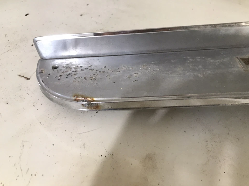 Oldsmobile Starfire Cadillac 1963 1964 puerta de pasajero ventana eléctrica interruptor moldura Foto 3 de 4