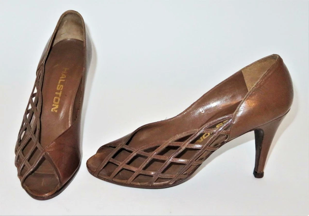 Halston pumps shop