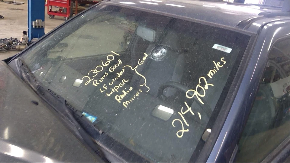 Used Air Cleaner Assembly fits: 2000 Nissan Pathfinder 6 cylinder Grade A - Image 3 of 4