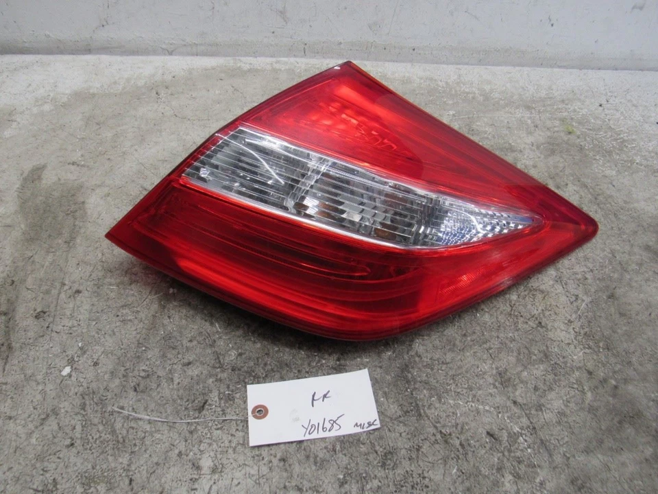 2013 Honda Crosstour right passenger side rear back tail light brake stop lamp Foto 2 de 4
