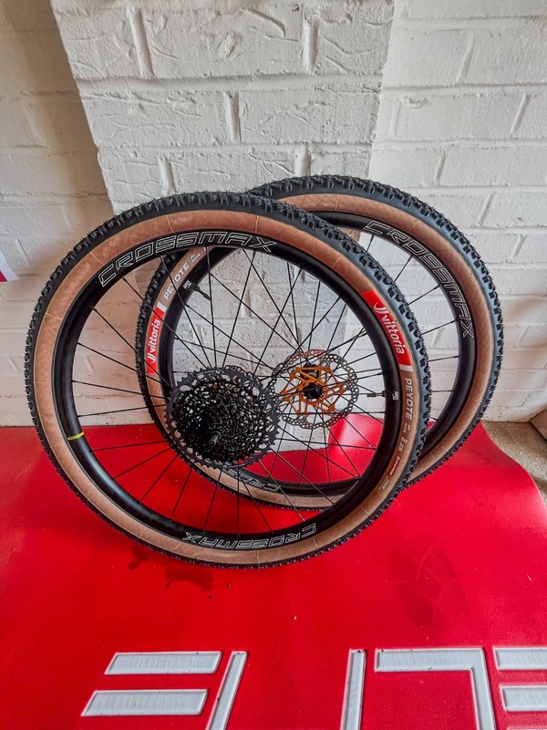 NEW Mavic Crossmax 29 Boost Wheelset + Vittoria Tubless tires + SRAM GX cassette
