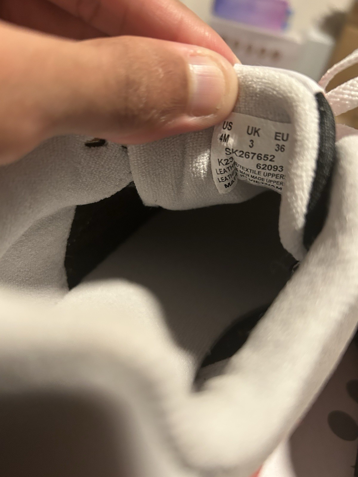 Saucony Shadow 6000 Big Kid sneakers in the Grey/Black/Red colorway NEW Size 4M thumbnail 2