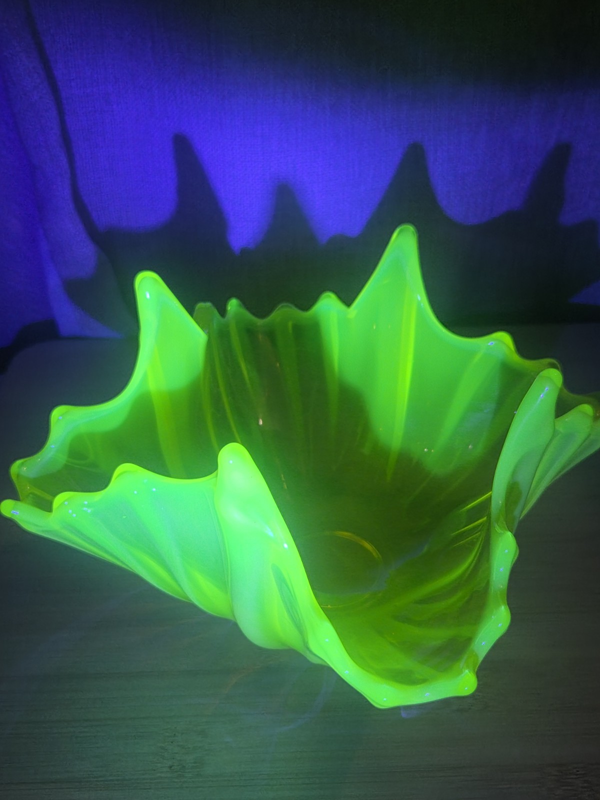 Fostoria Heirloom Vaseline Uranium Glass Handkerchief Bowl 8 Inch PERFECT