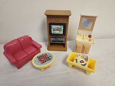 Fisher-Price Loving Family Dollhouse 1999 TV  Sink  Loveseat Checker Table Tray