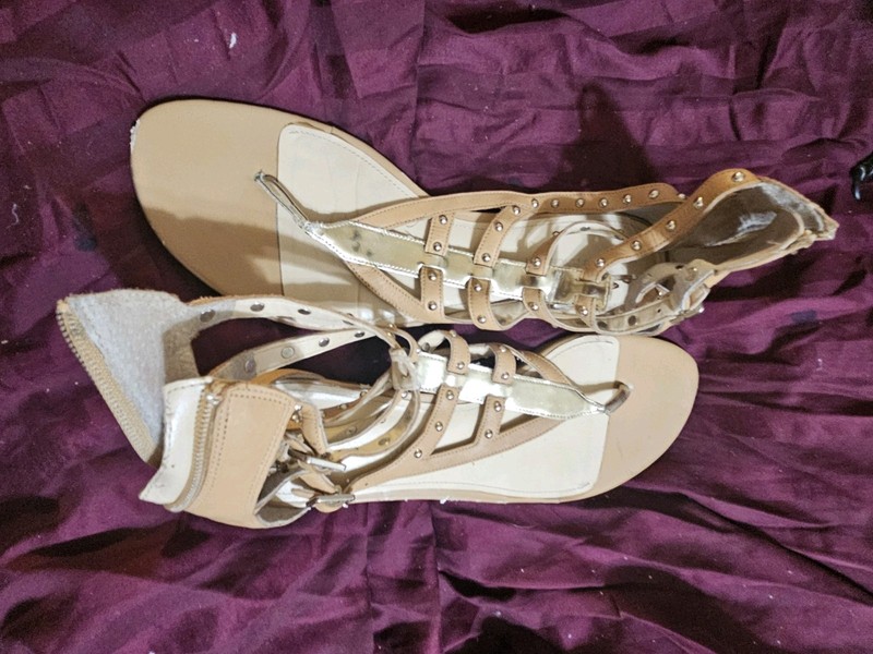ENZO ANGIOLINI GLADIATER TAN/BEIGE SANDALS 11 M XLNT! OFFER! LEATHER