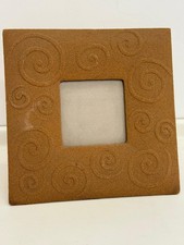 Cornice decorativa con rivestimento rigido effetto pietra