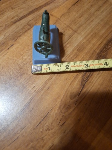 Vintage Miniature Toy Sewing Machine Made In Hong Kong Dollhouse Size - Picture 9 of 9