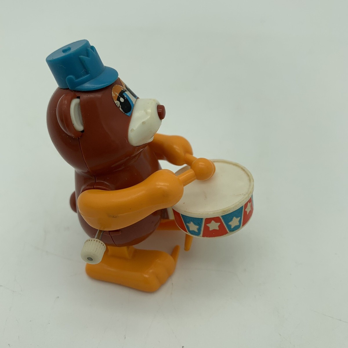 Vintage TOMY Wind Up MARCHING BAND BEAR Wind Up Drummer Toy